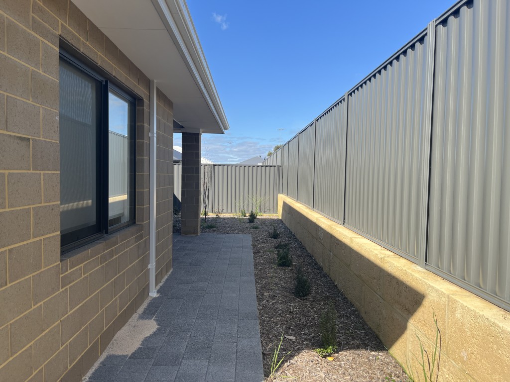 Madora Bay: Seaside Living Awaits - 3 Resident HPS Home — Home image 12