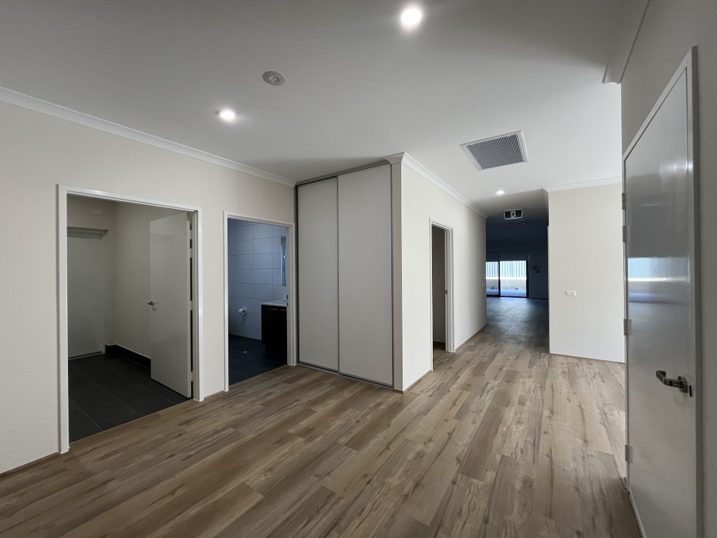 Madora Bay: Seaside Living Awaits - 3 Resident HPS Home — Home image 19