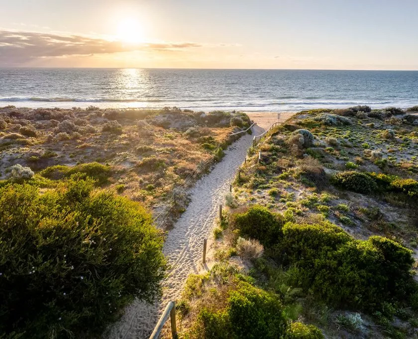 Madora Bay: Seaside Living Awaits - 3 Resident HPS Home — Home image 8