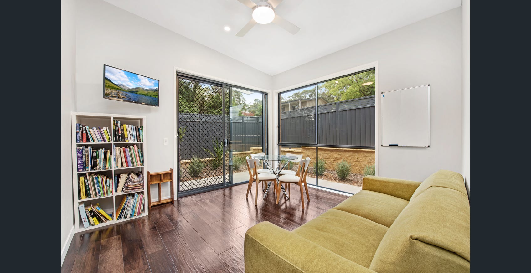 Studio Apartments - Fennell Bay — Home image 4