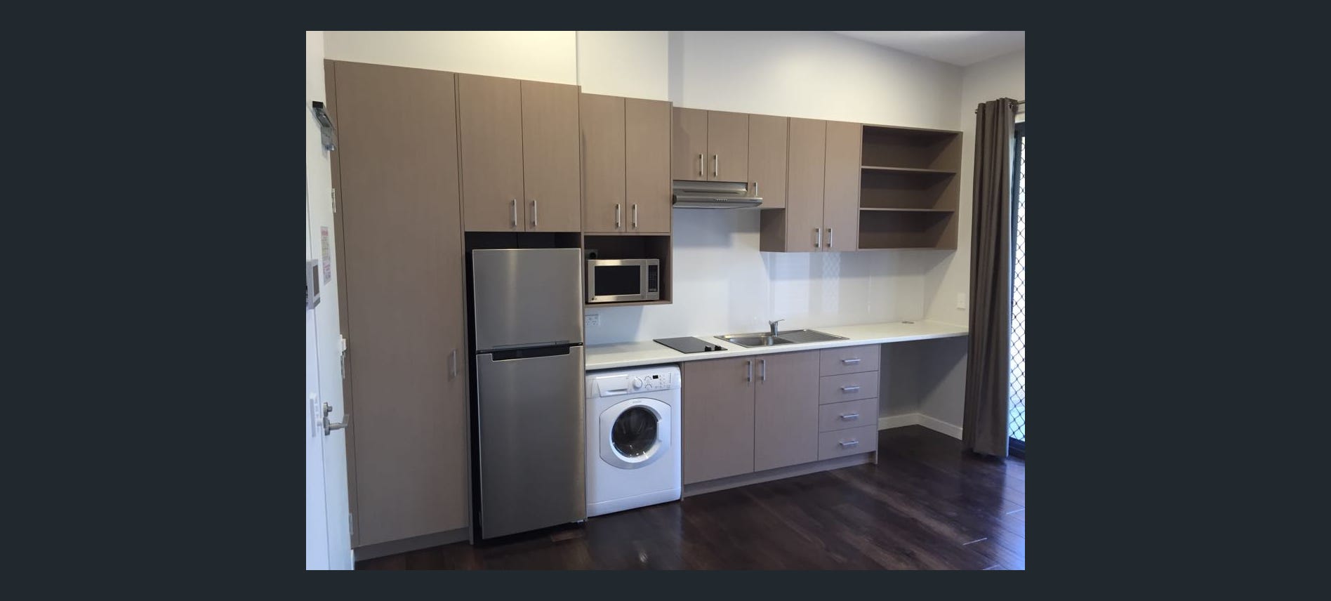 Studio Apartments - Fennell Bay — Home image 5