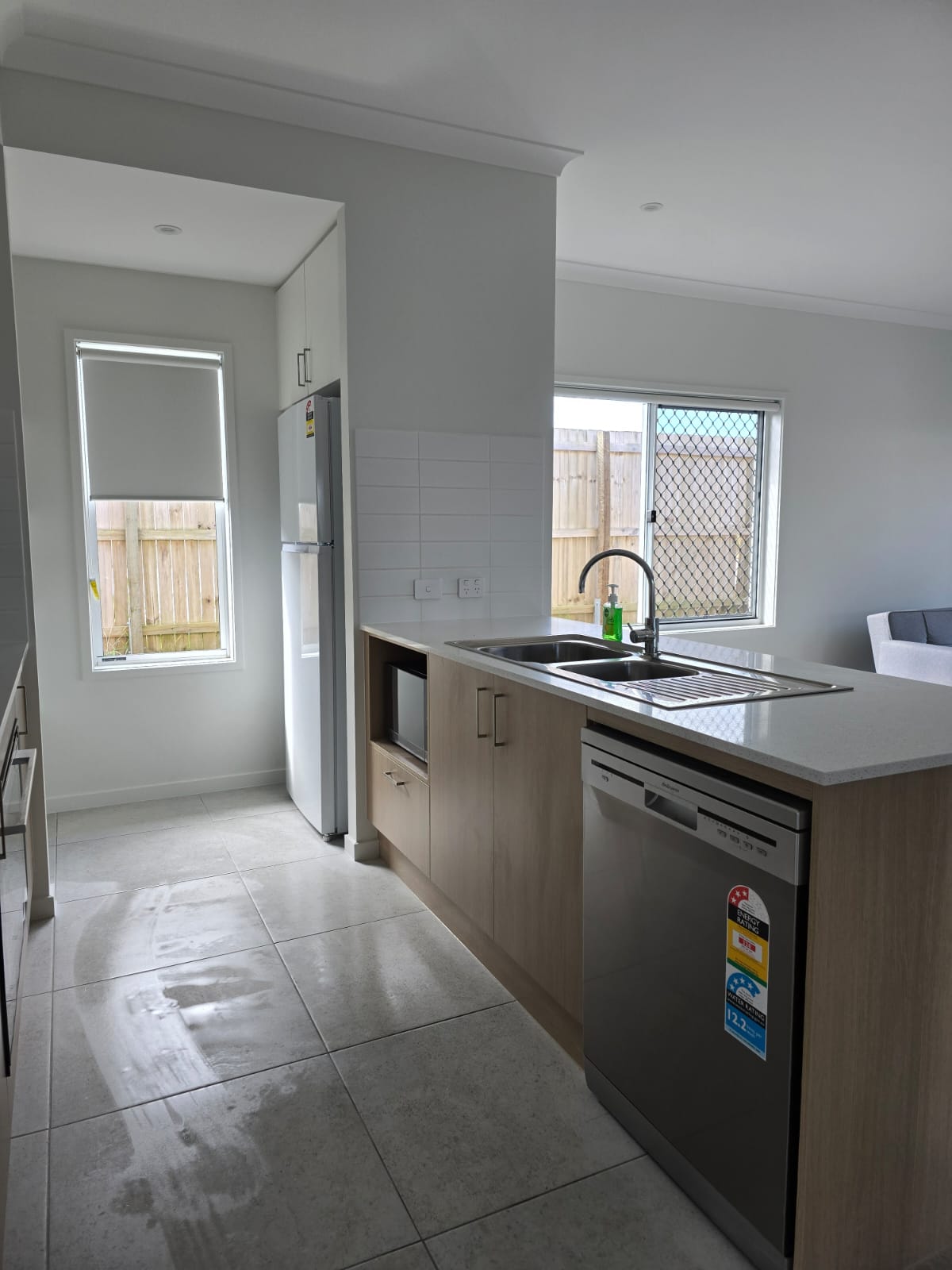 3 Bedroom Men's SIL House in Redland Bay near park — Home image 4