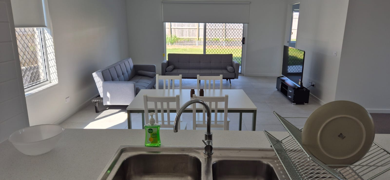 3 Bedroom Men's SIL House in Redland Bay near park — Home image 11