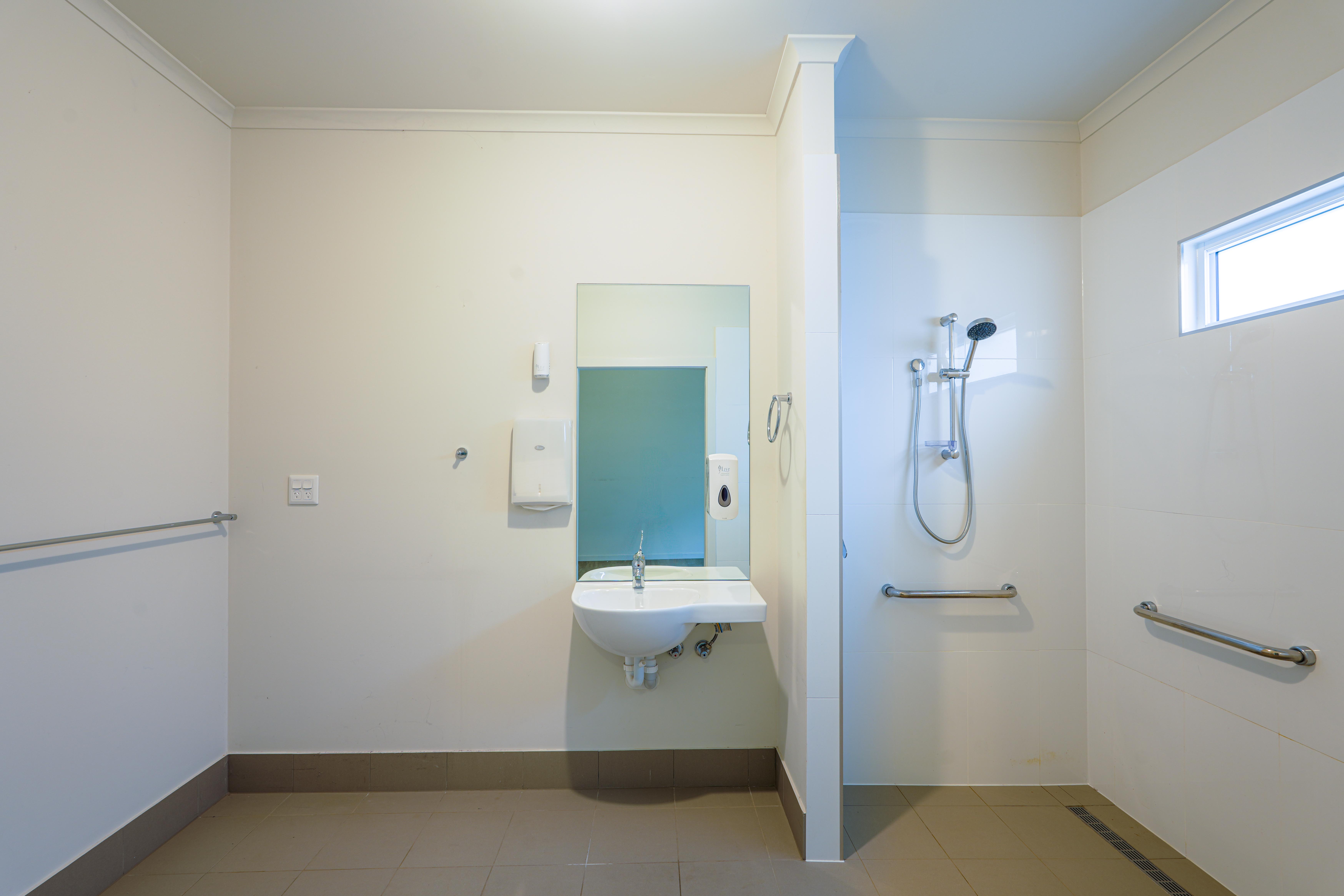 Elizabeth Downs 5113 – 6 Bedroom – Improved Liveability – Available Now! — Home image 2