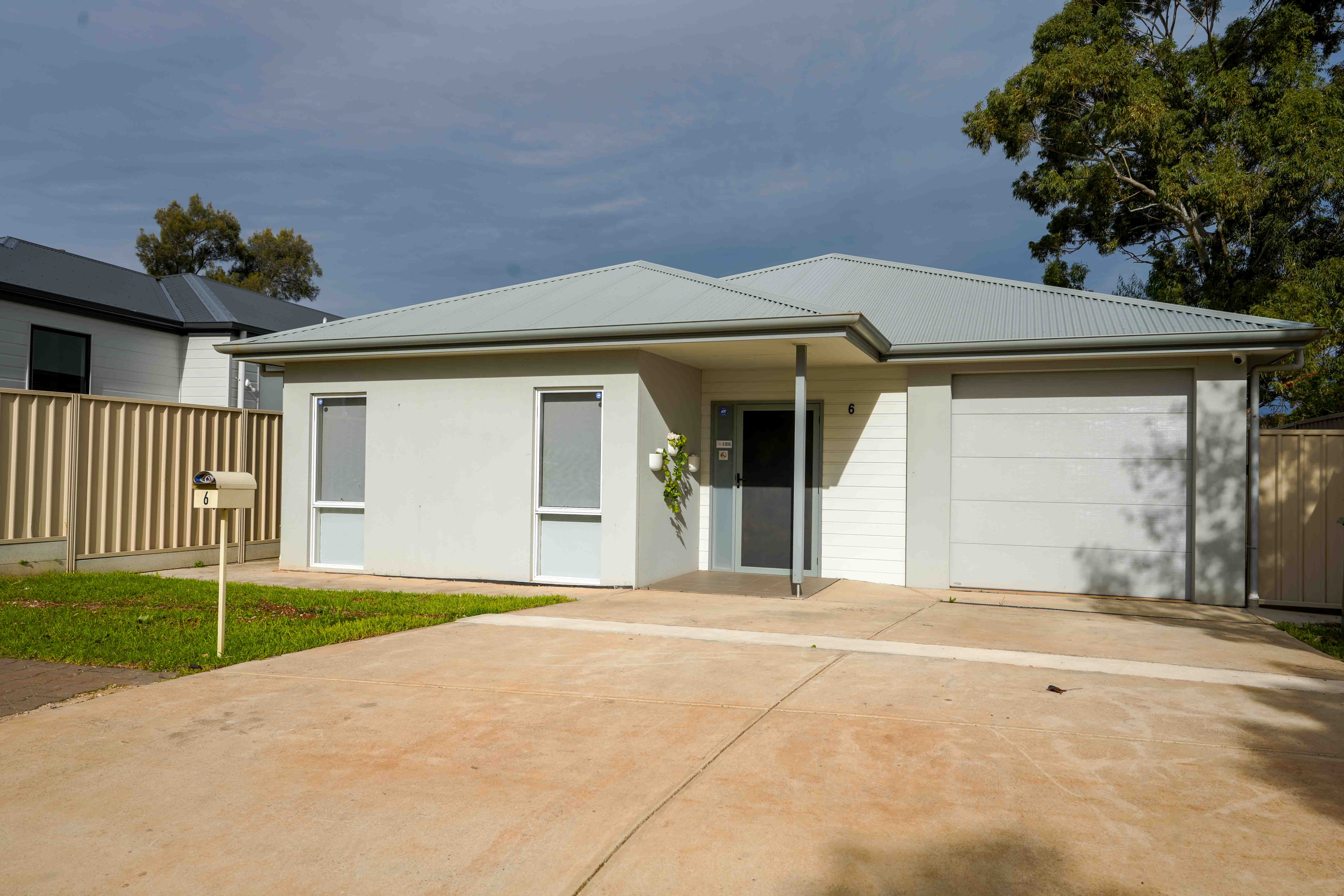 Elizabeth Downs 5113 – 6 Bedroom – Improved Liveability – Available Now! — Home image 3
