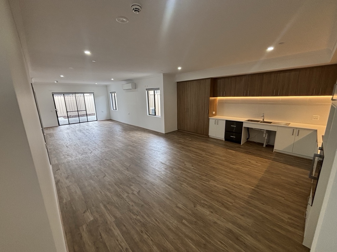 Amazing New SDA in Kwinana — Home image 10