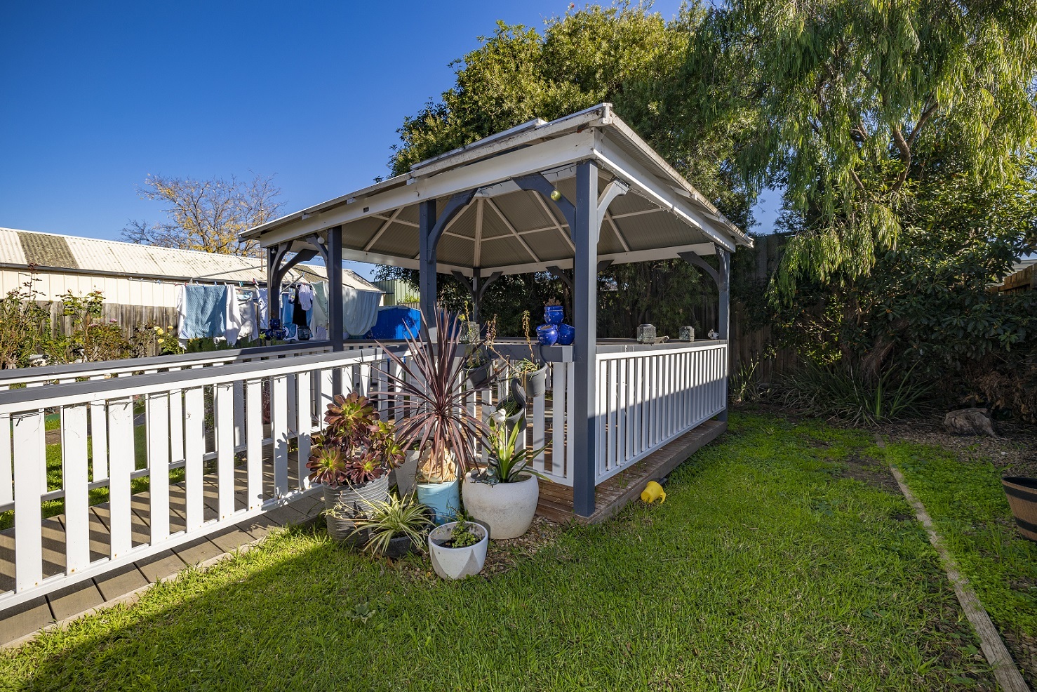 Spacious and tranquilent living in Deer Park with friendly housemates. — Home image 3