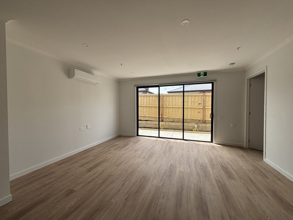 HPS 3 Resident + OOA HPS Home in Armstrong Creek, VIC — Home image 2