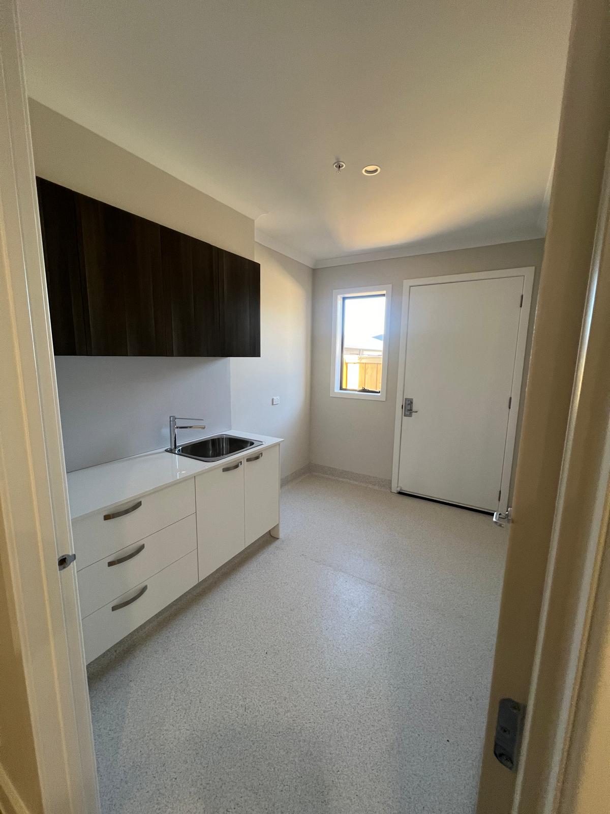 HPS 3 Resident + OOA HPS Home in Armstrong Creek, VIC — Home image 5