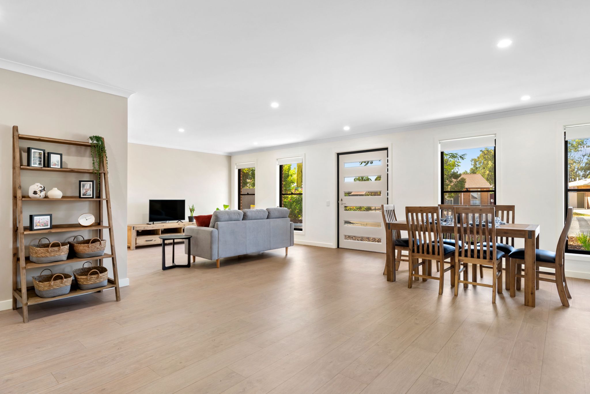 Brand new spacious home — Home image 4