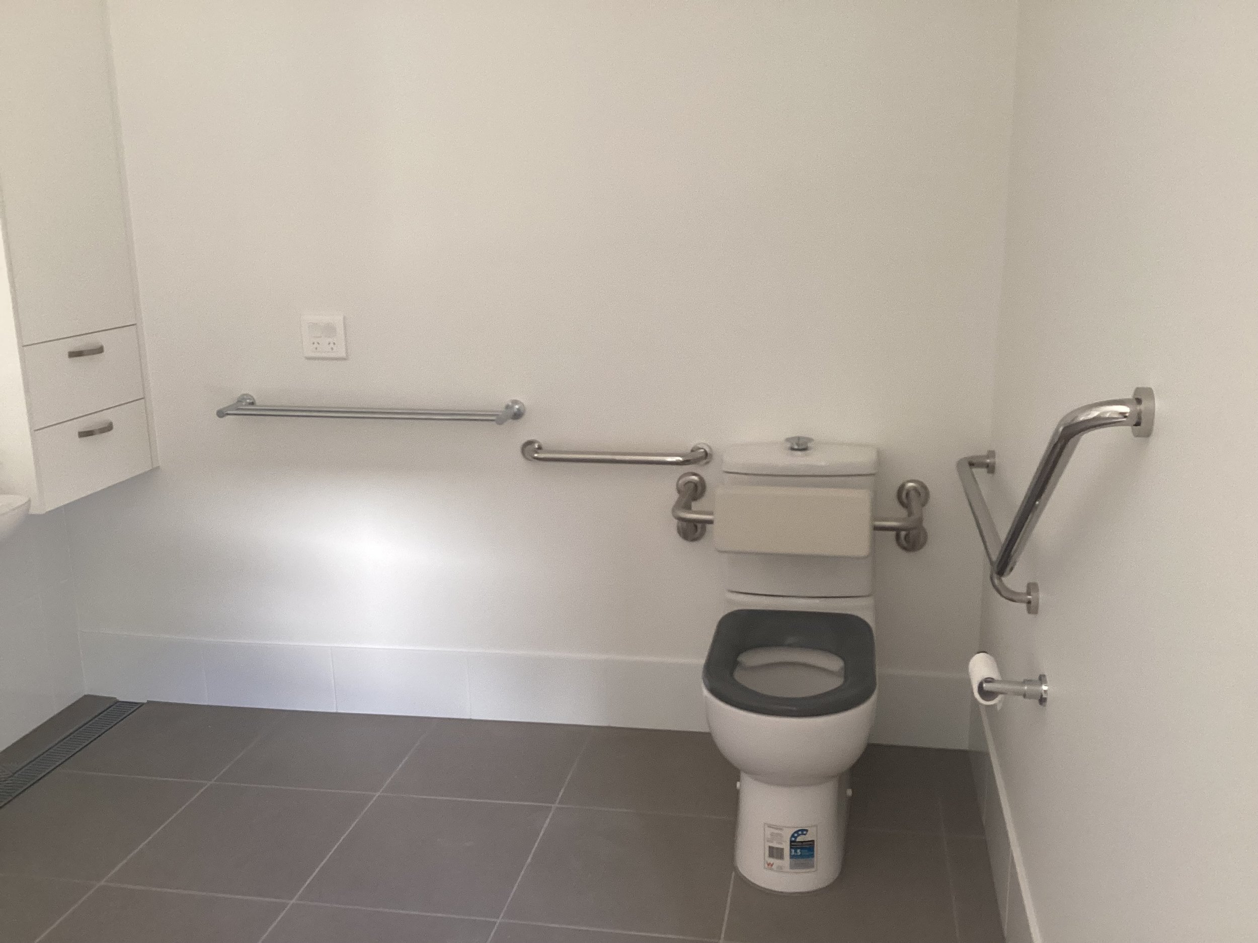 High Physical Support Living in a Peaceful Bentley Park Pocket — Home image 6