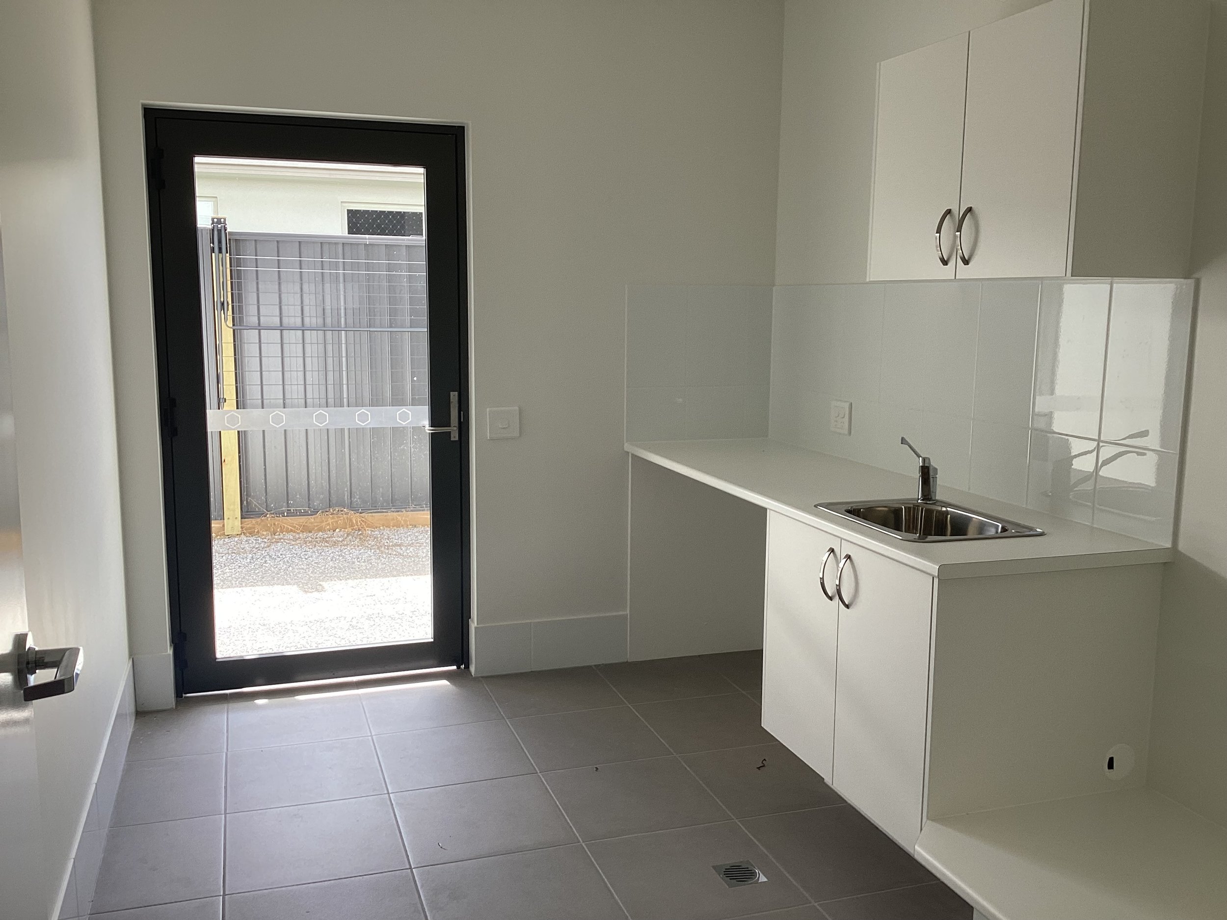 High Physical Support Living in a Peaceful Bentley Park Pocket — Home image 7