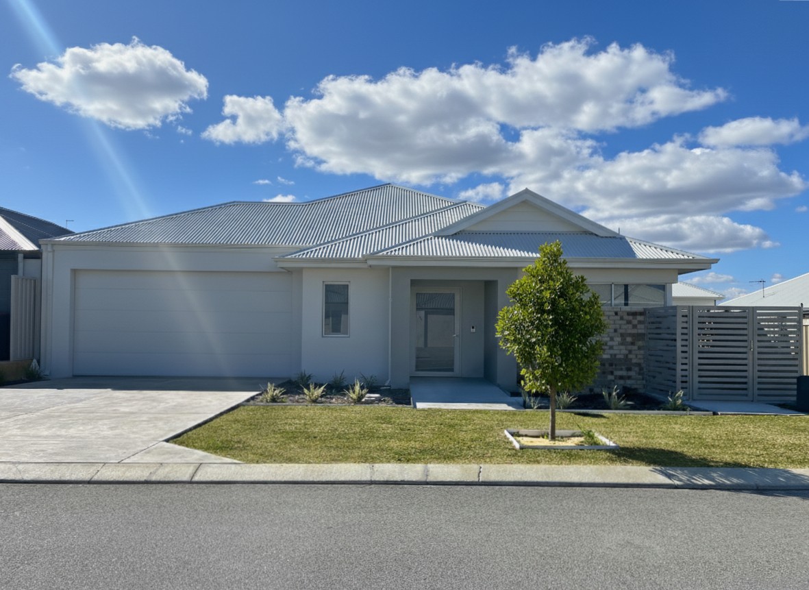 Sinagra - Beautiful community living precinct Modern 3-Bed HPS Living — Home image 2