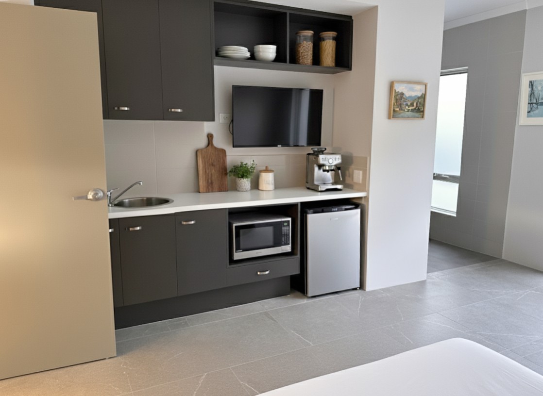 Sinagra - Beautiful community living precinct Modern 3-Bed HPS Living — Home image 3
