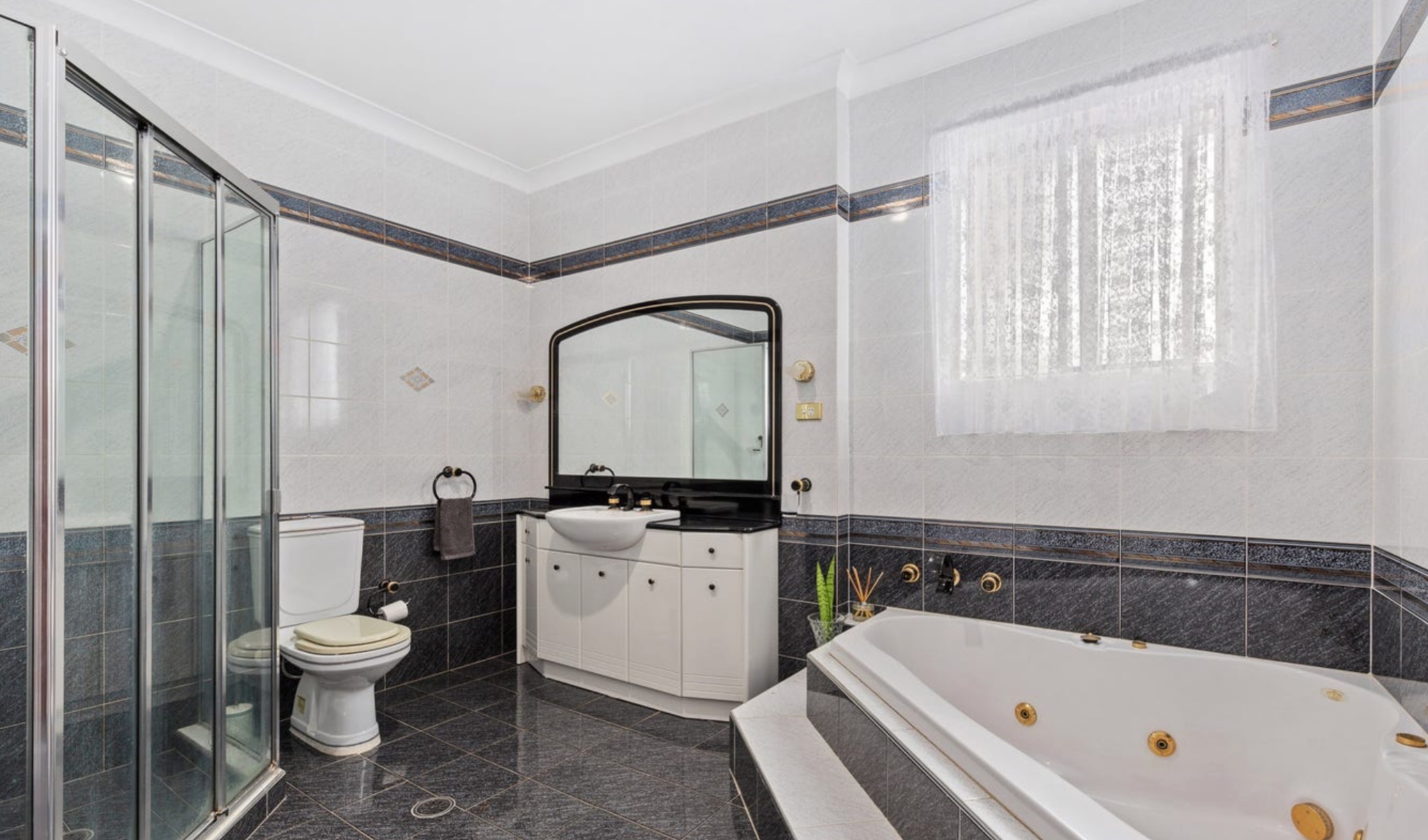 Hurstville — Home image 4