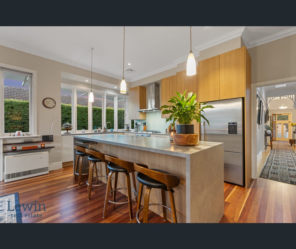 Charming SIL house in Cheltenham - Walking distance to Southland Westfield — Home image 8
