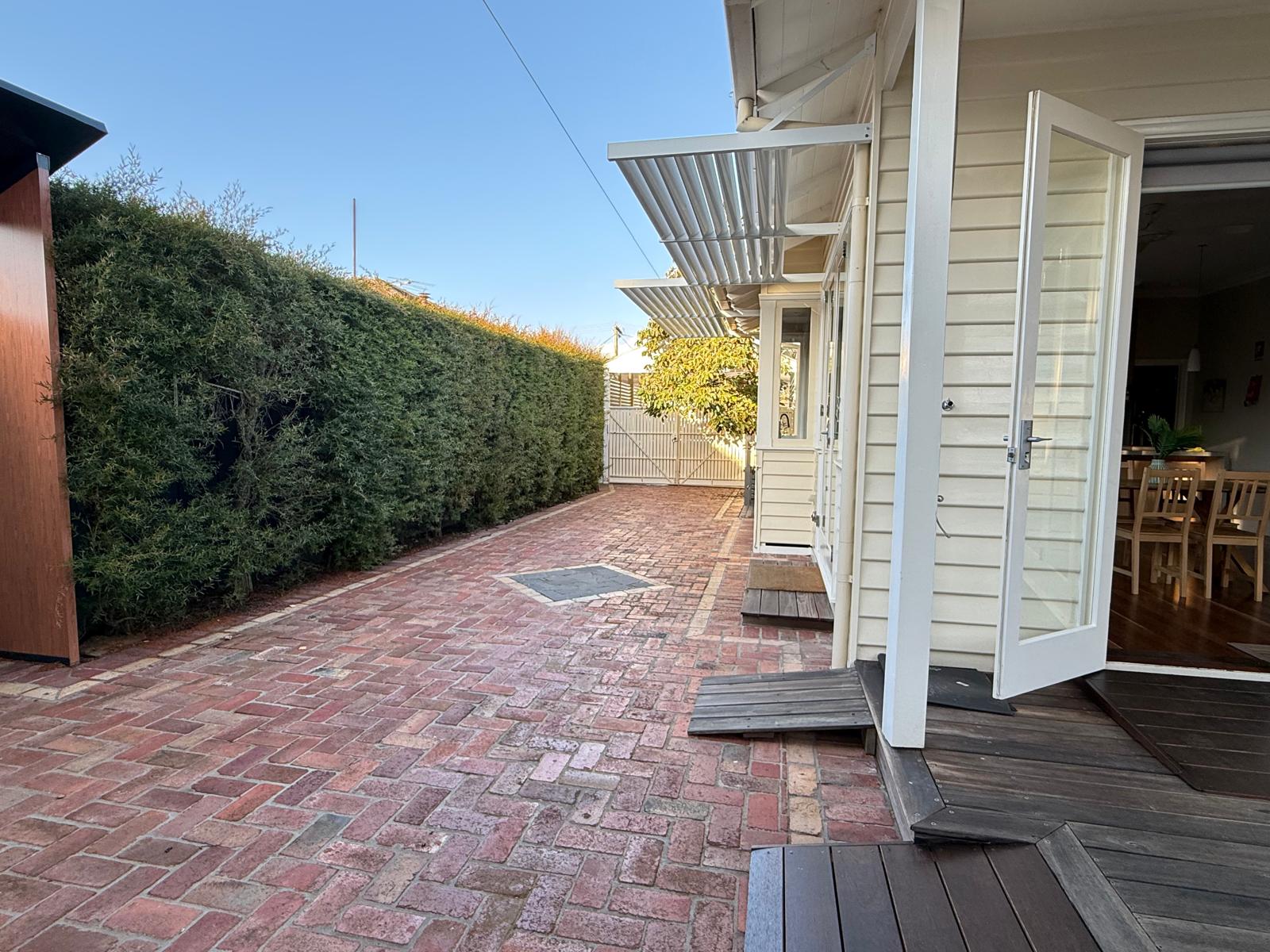 Charming SIL house in Cheltenham - Walking distance to Southland Westfield — Home image 17