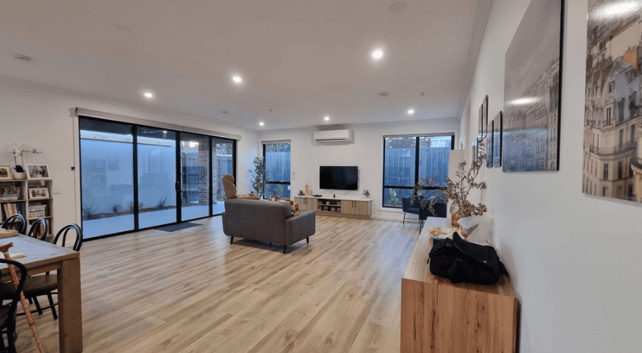 5 Bedroom Group Home, Heidelberg Heights — Home image 4