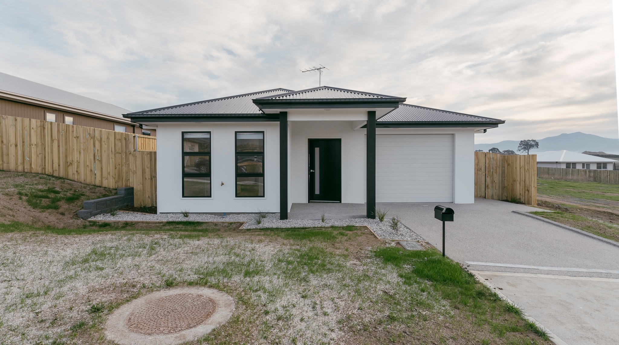 1 Vacancy in Stunning Rokeby — Home image 2