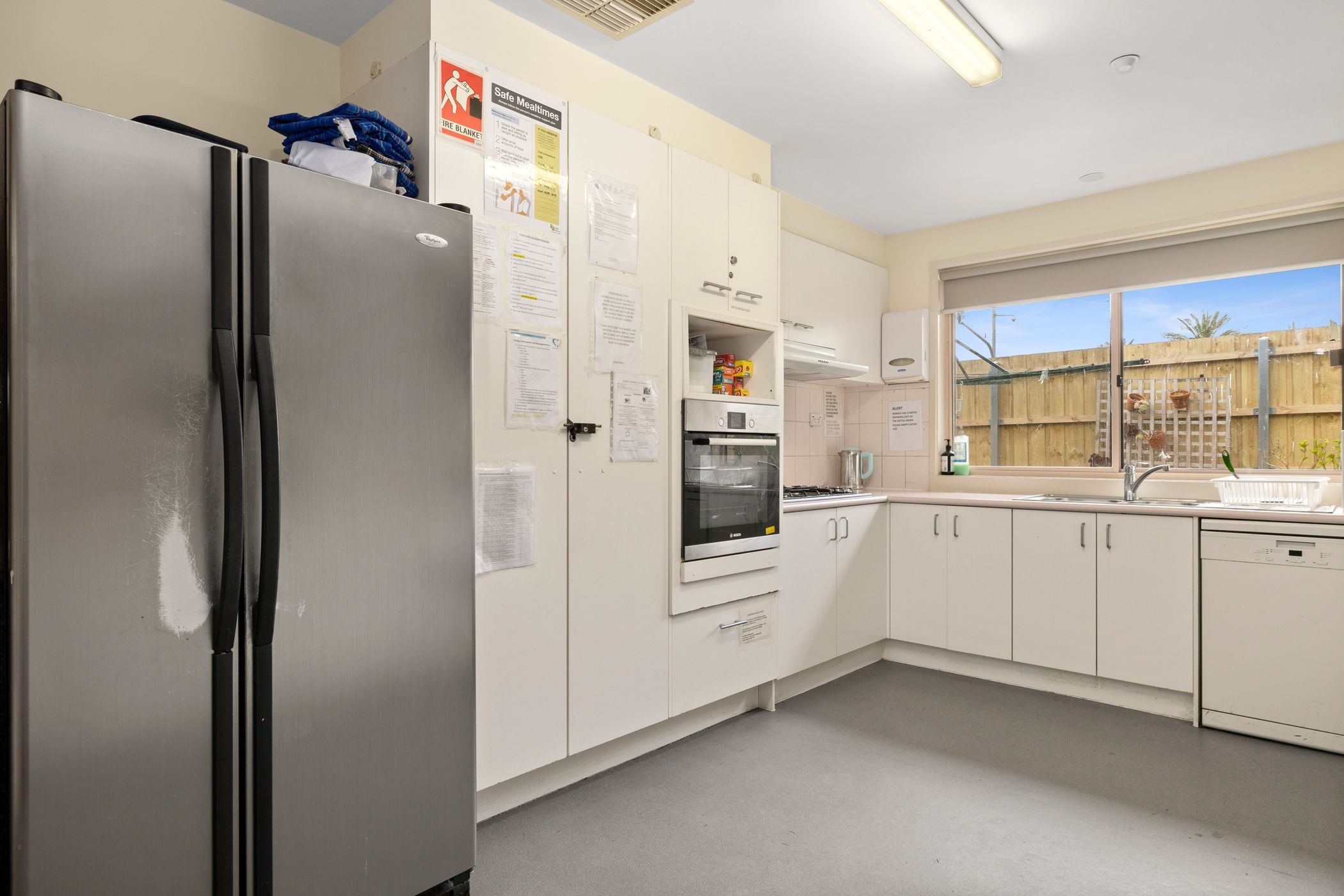 Spacious Aspendale Gardens Home — Home image 2