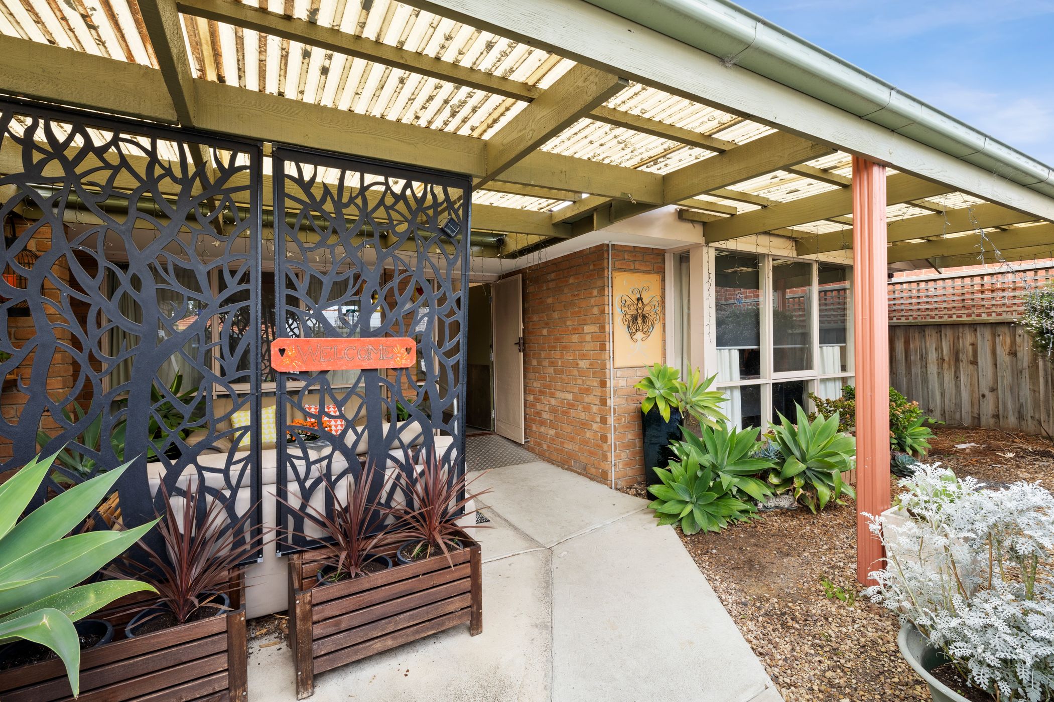 Spacious Aspendale Gardens Home — Home image 2
