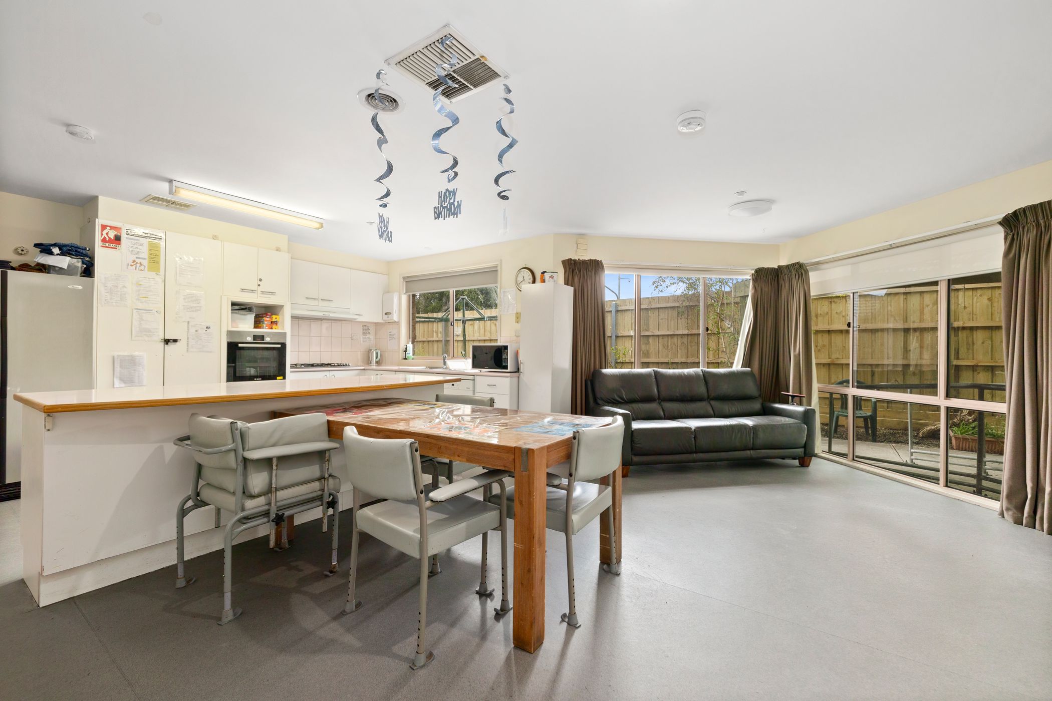 Spacious Aspendale Gardens Home — Home image 6