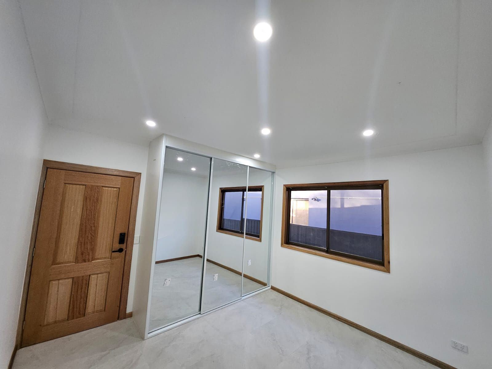 Auburn 4 Bed 2 Bath SIL / STA Home 🥇 Fully Renovated — Home image 3