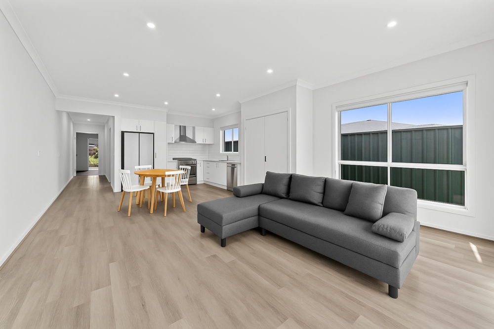 Side-by-Side Strength & Independence: Robust SDA with No Shared Spaces — Home image 1