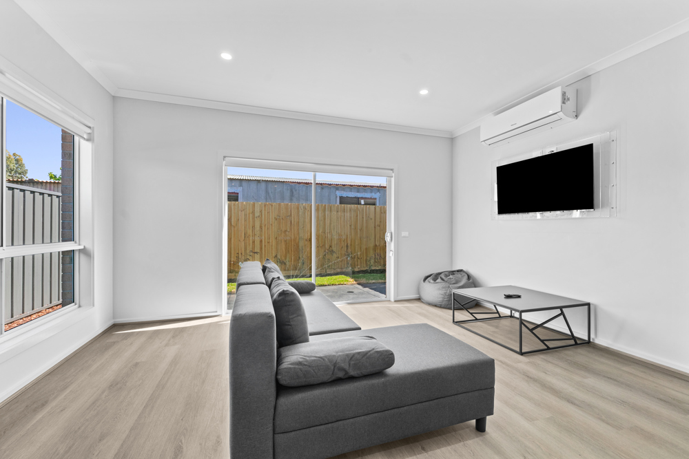 Side-by-Side Strength & Independence: Robust SDA with No Shared Spaces — Home image 3