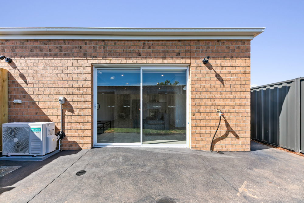 Side-by-Side Strength & Independence: Robust SDA with No Shared Spaces — Home image 19