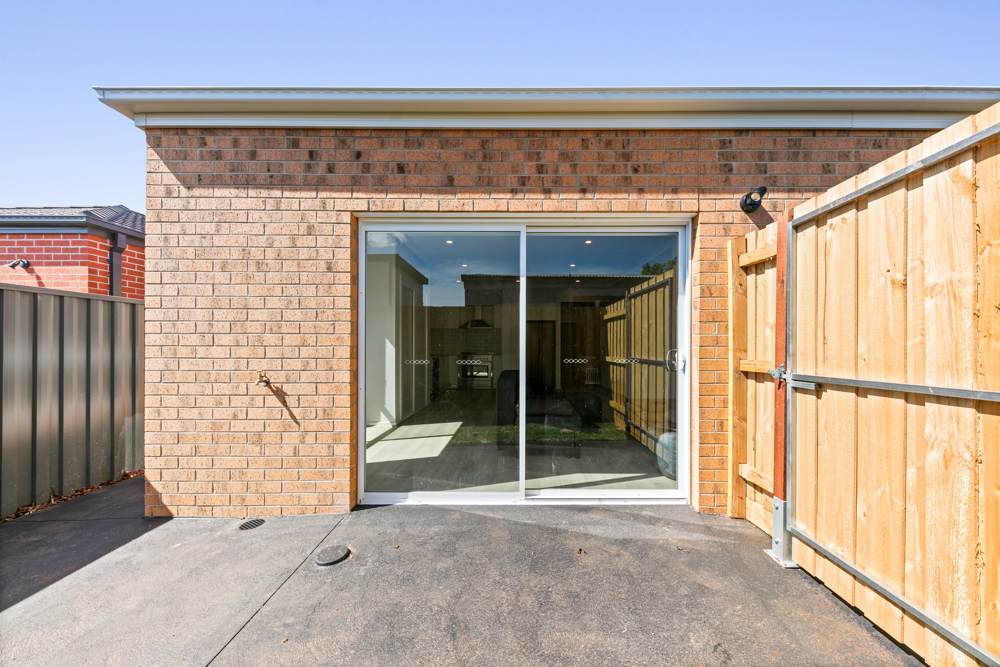 Side-by-Side Strength & Independence: Robust SDA with No Shared Spaces — Home image 22