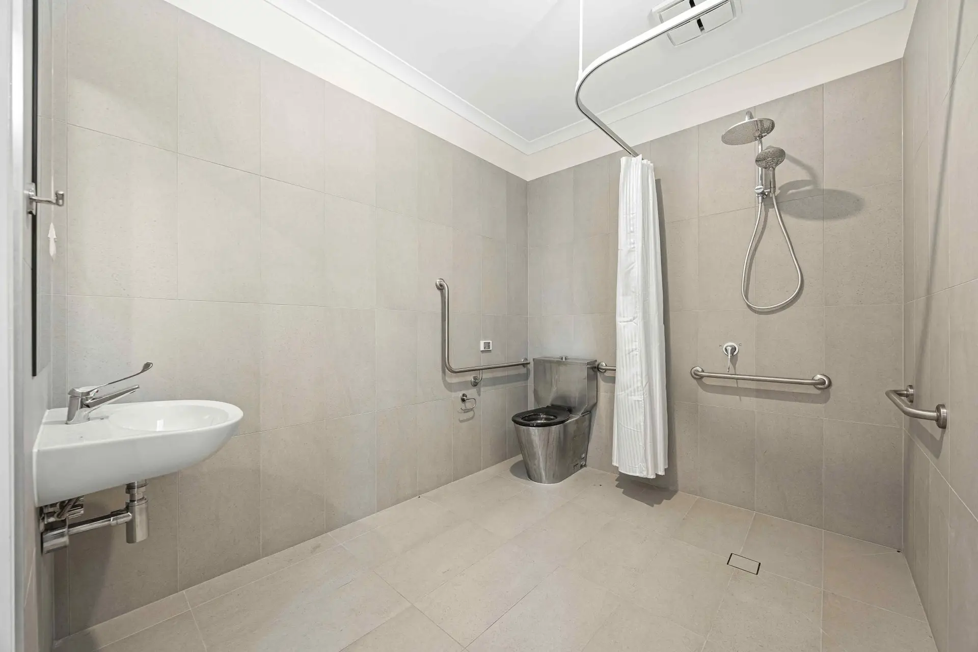 Beveridge 24 | Robust 2-Residents — Home image 9