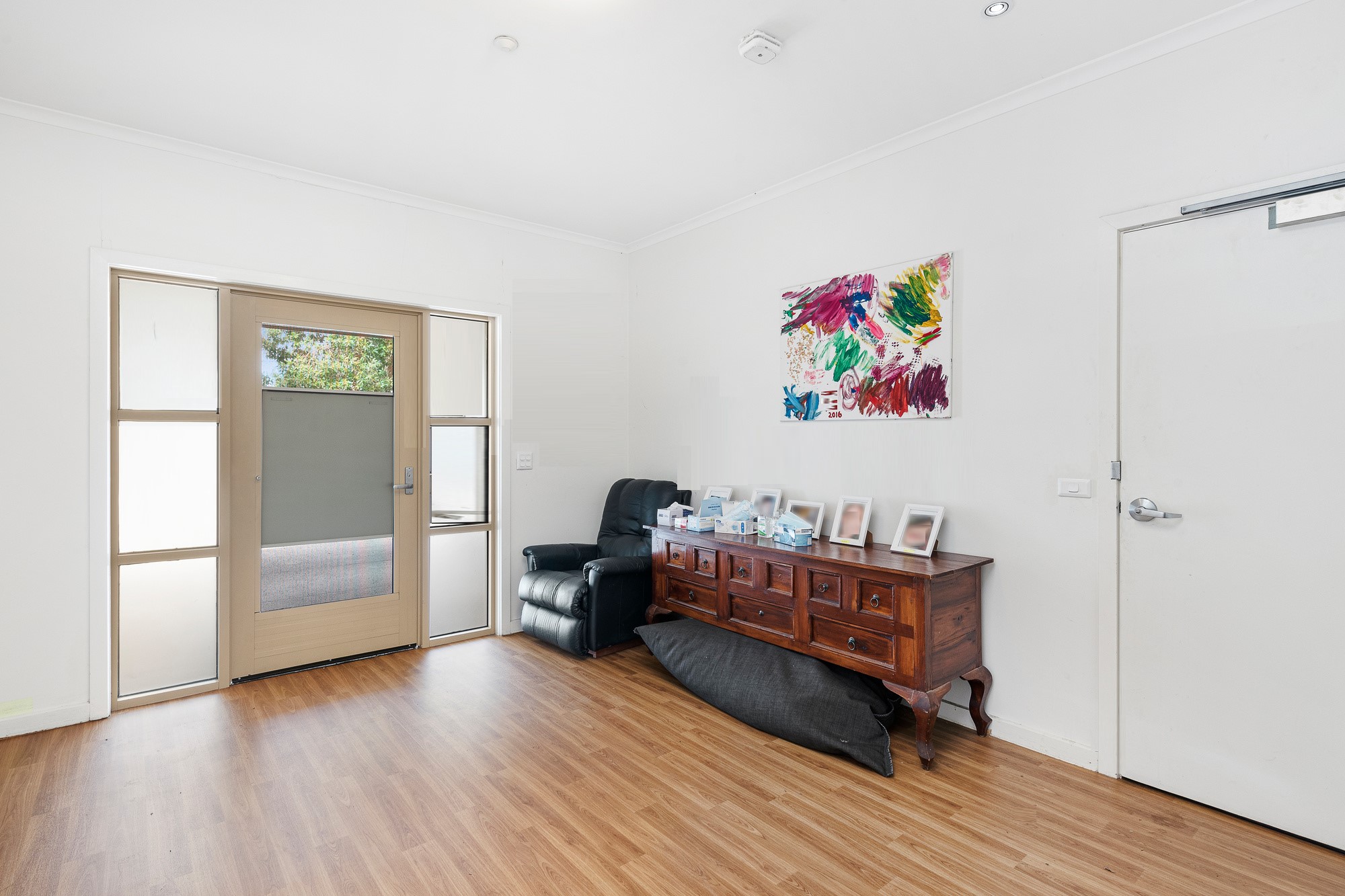 Family home feel in this spacious home located in Blackburn North. — Home image 3