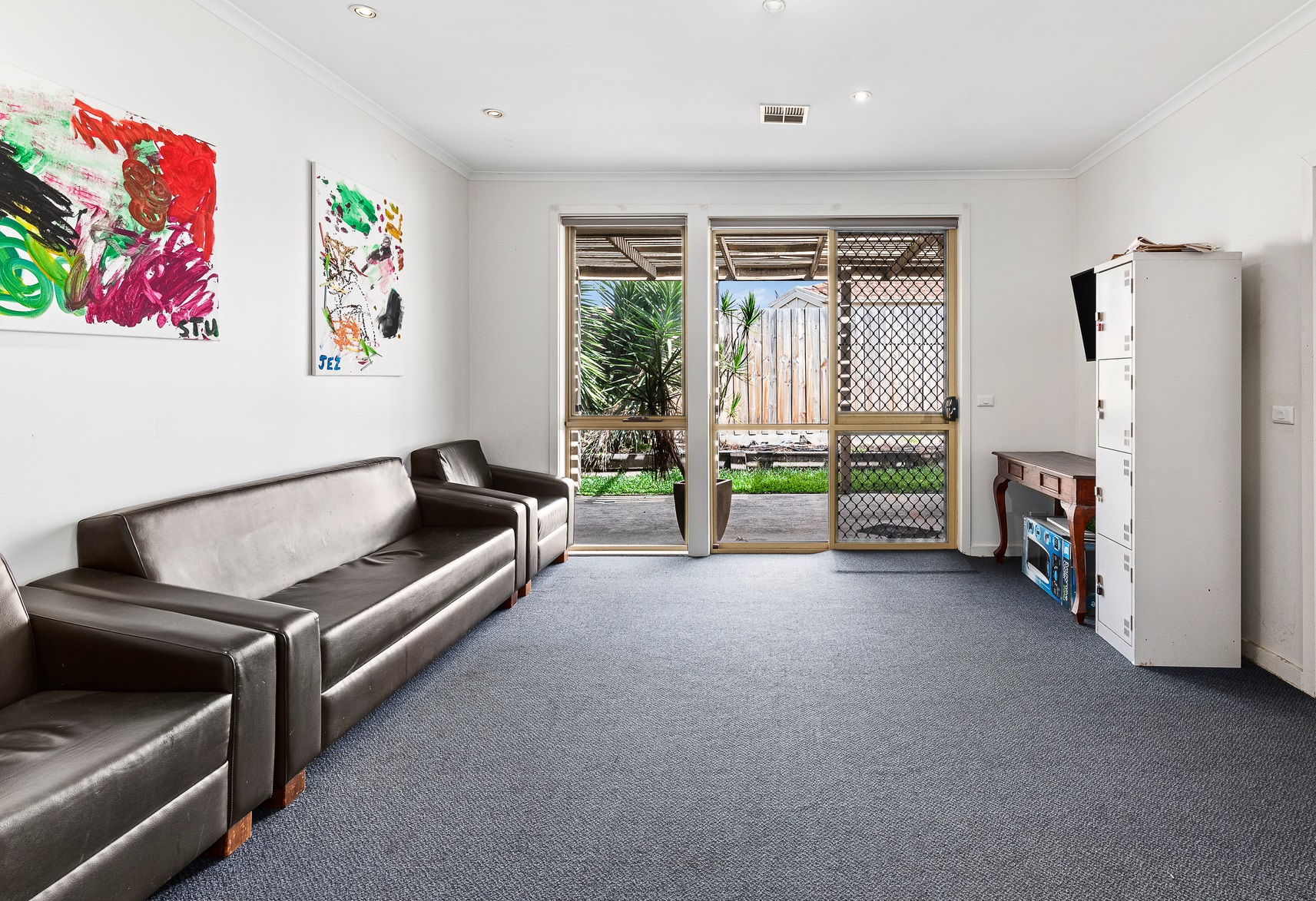 Family home feel in this spacious home located in Blackburn North. — Home image 7