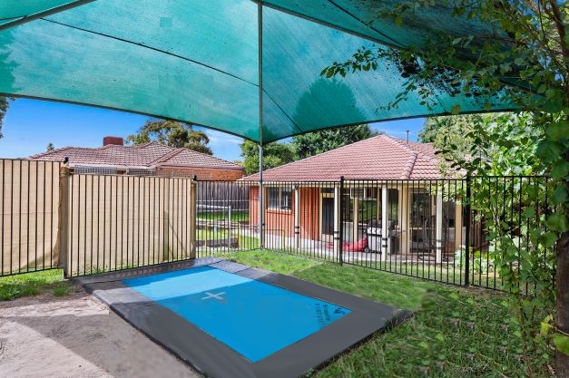 Family home feel in this spacious home located in Blackburn North. — Home image 11