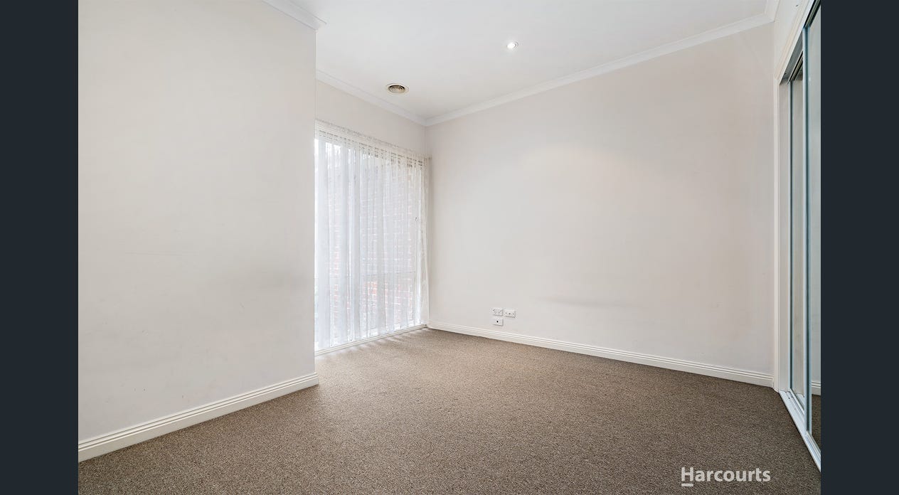 SIL home in Noble Park area (very close to Clayton) — Home image 8