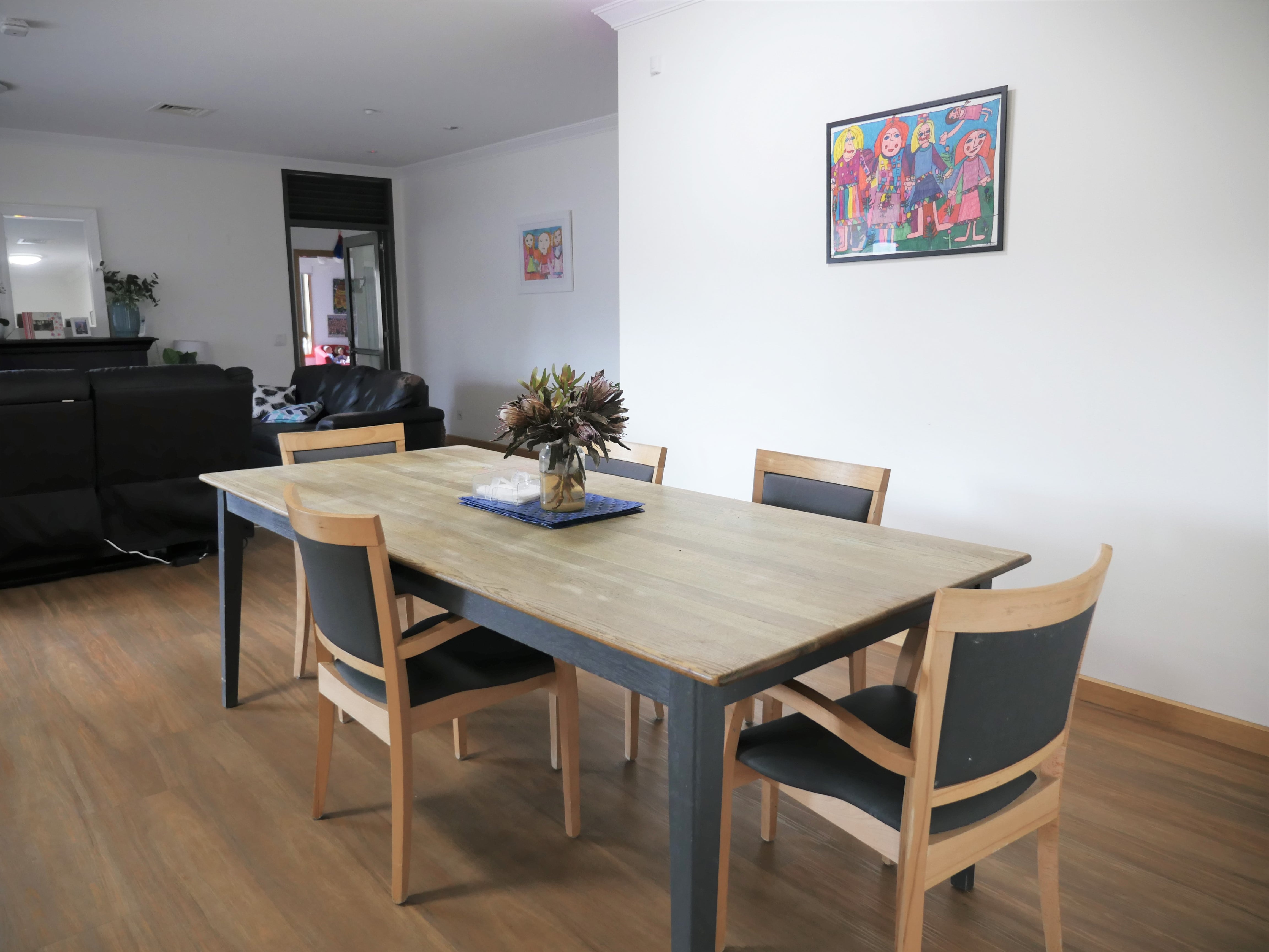 6 bedroom home close to Southland Westfield SC, Medical One Moorabbin — Home image 6