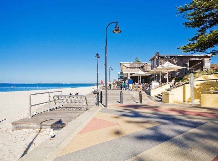 Bayside Mordern SIL in Monterey — Home image 2