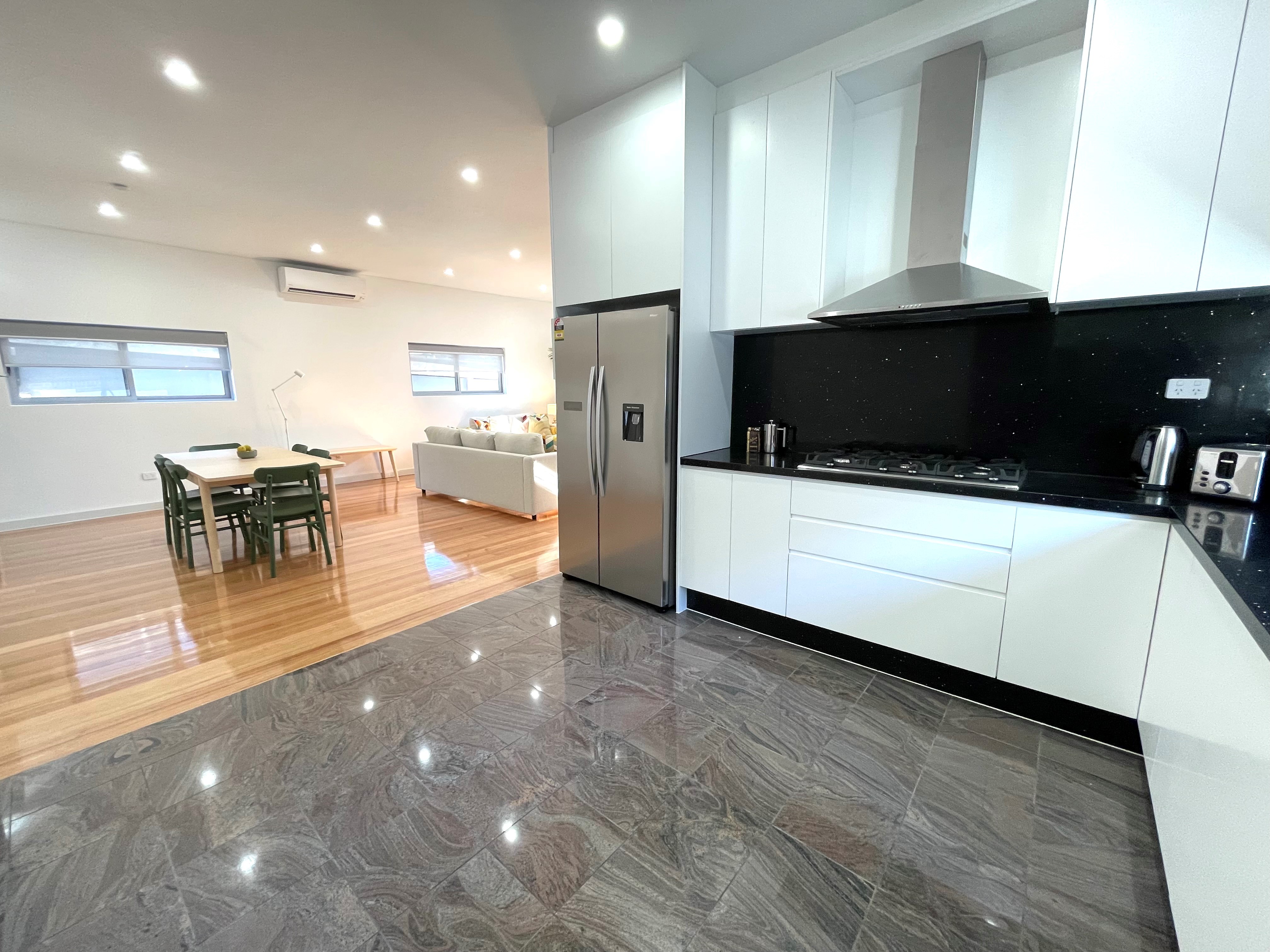 Stunning renovated SIL home in Earlwood . — Home image 4