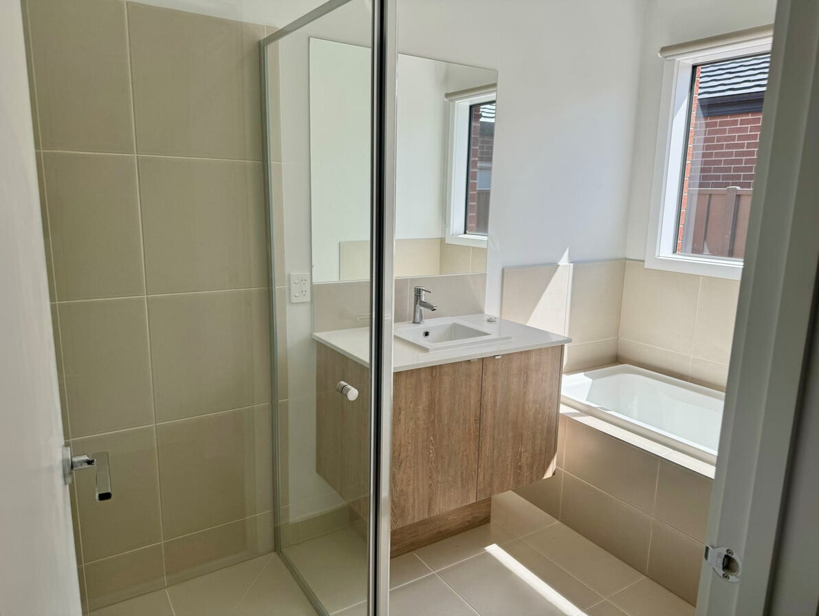Modern Living in Clyde North Vacant SIL Home — Home image 8