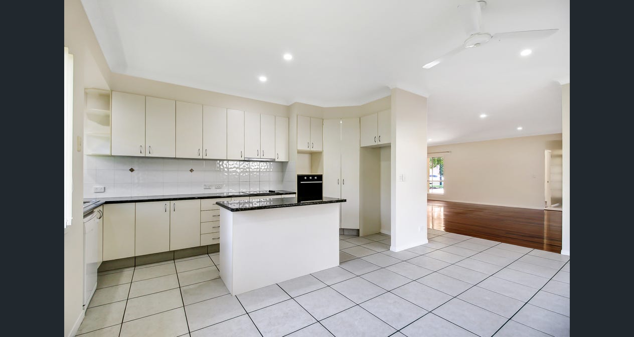 Varsity Lakes Home — Home image 2