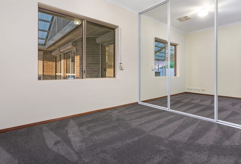 Spacious 4-Bedroom Contemporary Home in Clovelly Park — Home image 15