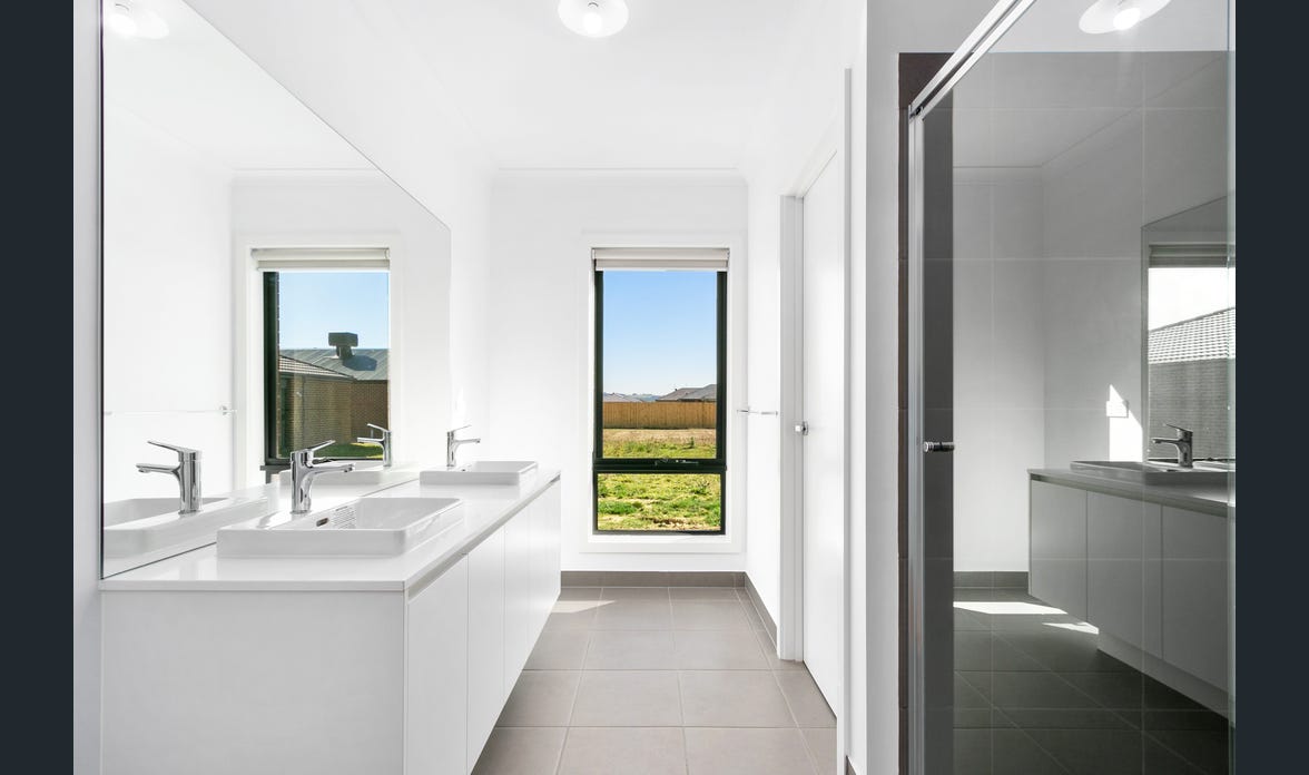 Madden Street, Morwell – Accessible SIL Home with 3 Vacant Rooms — Home image 4