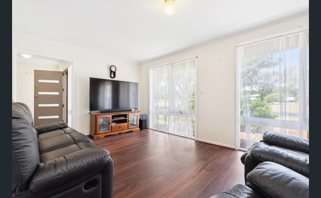 SIL Bedroom Available Now in Quiet Salisbury Park — Home image 2