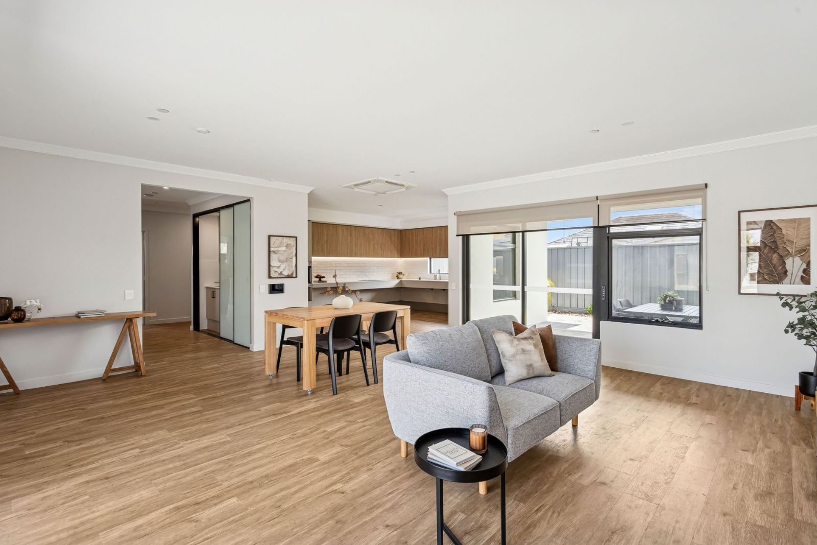 Spacious 2-Bedroom Home for Sharing PLUS Additional Villa for Single Occupancy. Disability Accommodation — Home image 11