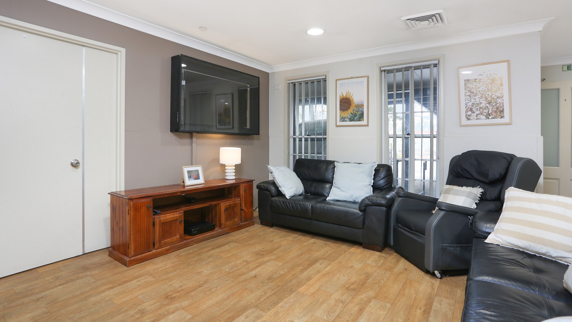 A rare opportunity to join a warm, well-supported home in a quiet neighbourhood — Home image 2