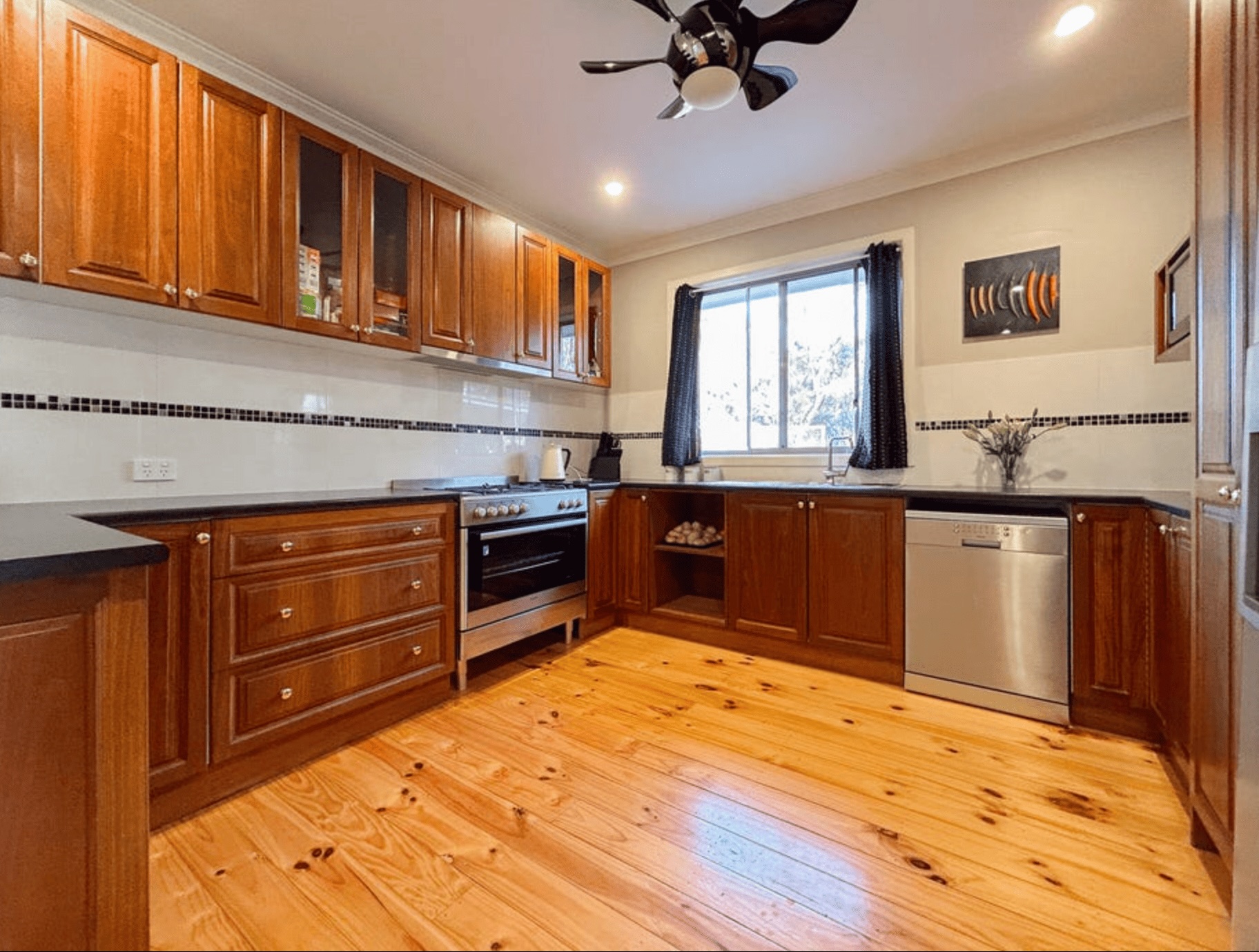 Berriwillock Regional Home on Two Titles – Space That Works — Home image 12