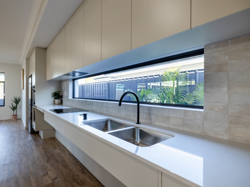 Side by Side - Two Spacious 2-Bedroom homes for sharing. Disability Accommodation — Home image 2