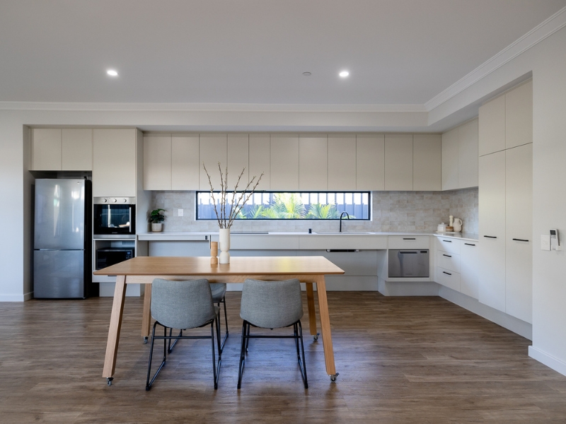 Side by Side - Two Spacious 2-Bedroom homes for sharing. Disability Accommodation — Home image 8