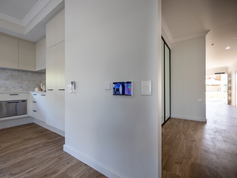 Side by Side - Two Spacious 2-Bedroom homes for sharing. Disability Accommodation — Home image 9